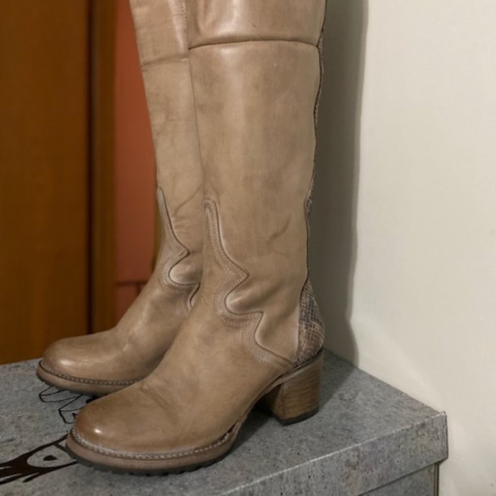 New Size 7 Taupe FreeBird By Steven